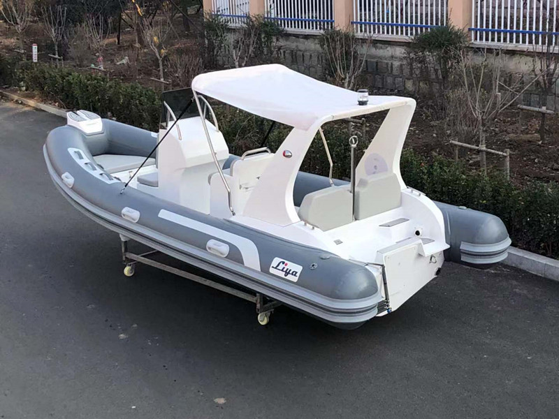 Rib boat with console