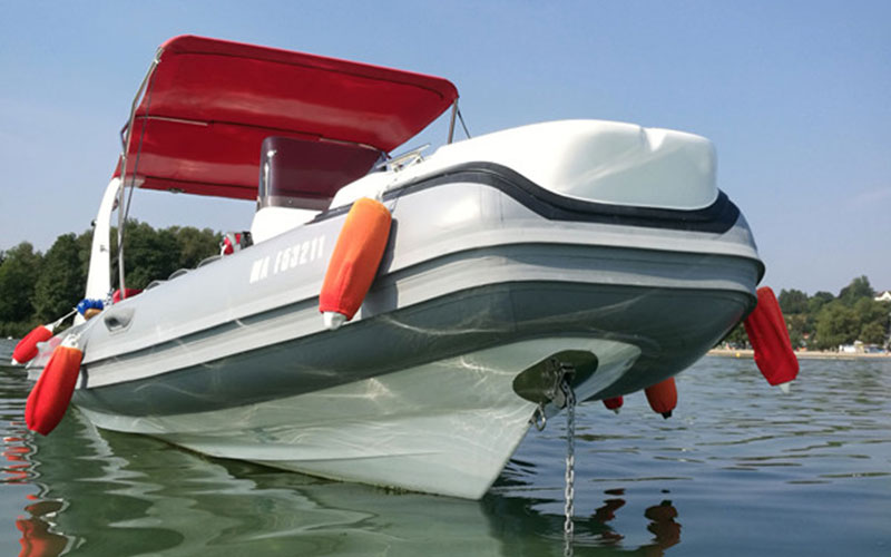 Semi rigid inflatable boat