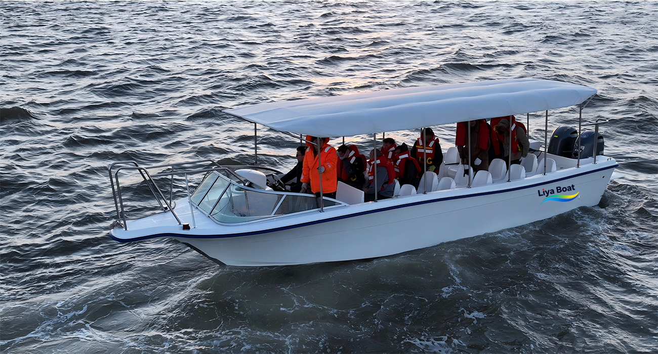 Liya 30ft Sightseeing & Water Taxi Boat | 20-Passenger Fiberglass Vessel 