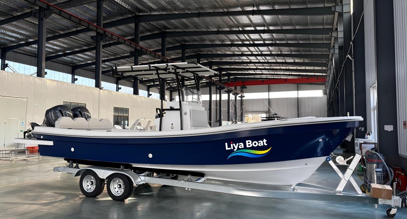 7.6m (25ft) Fiberglass Panga Boat.jpg