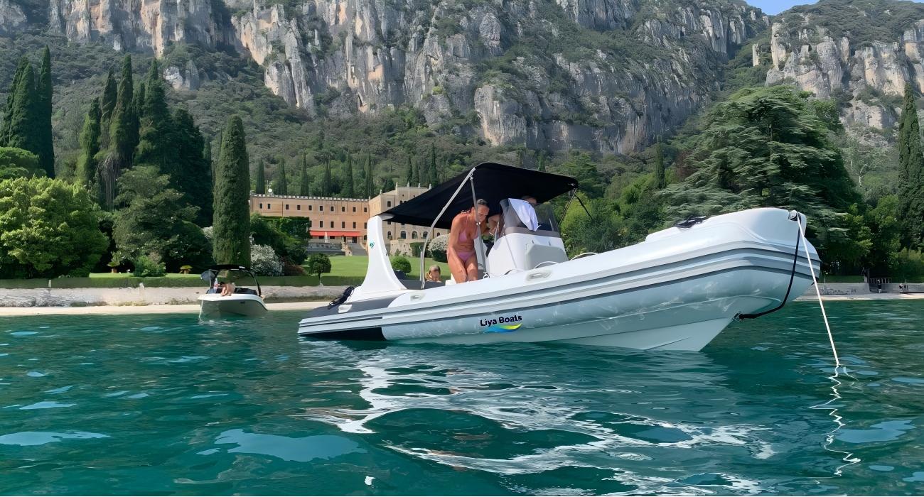 Liya 5.8m RlB Boat |10 Person Center Console Family Sport & Fishing Boat | CE Certified