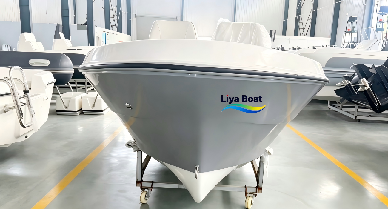Spacious 8-Person Cockpit on 5m Fiberglass Boat