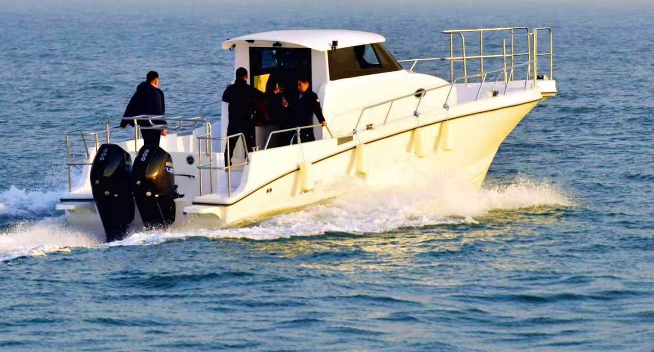 Liya-45ft-shallow-draft-workboat-beach-landing-capability